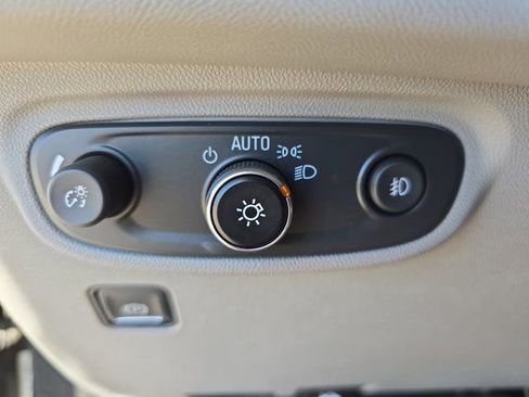 Used 2022 GMC Terrain SLT w/ Infotainment Package II image 25