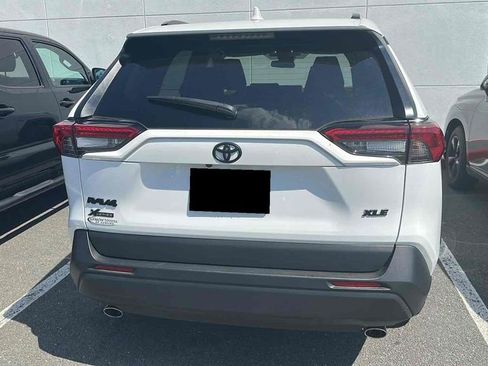 Used 2023 Toyota RAV4 XLE FWD image 4