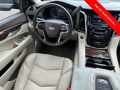 Used 2016 Cadillac Escalade Luxury image 7