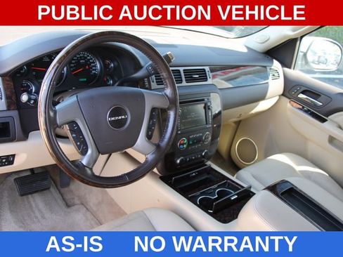 Used 2011 GMC Yukon XL Denali AWD/4WD image 5