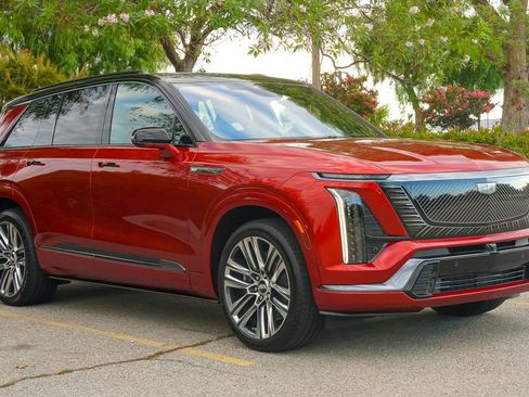 New 2026 Cadillac Vistiq Platinum image 6