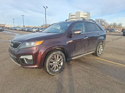 Used 2013 Kia Sorento SX w/ SX Premium Pkg image 2
