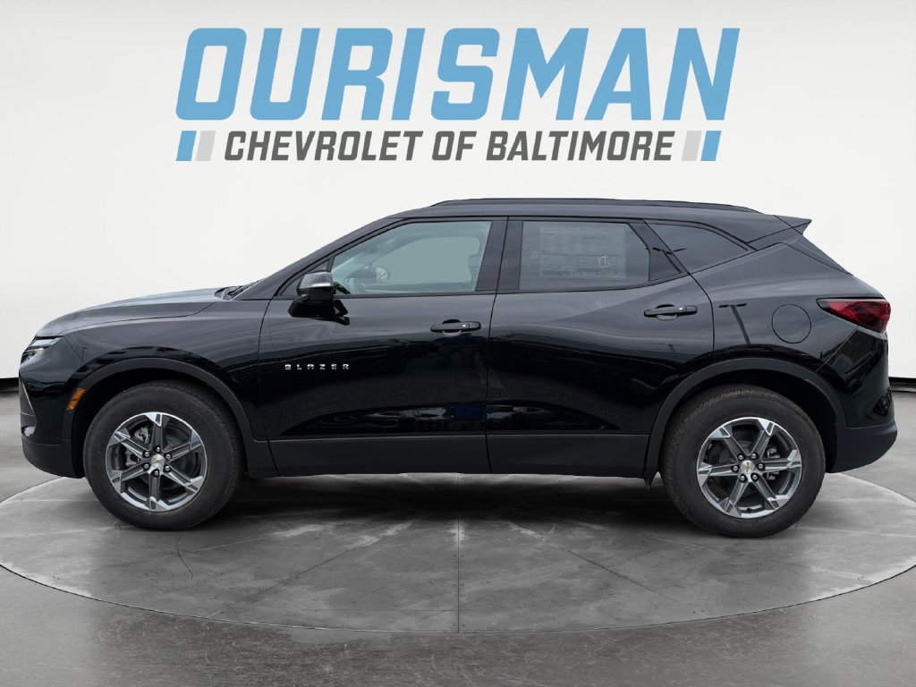 New 2026 Chevrolet Blazer LT w/ Sound & Technology Package AWD/4WD image 3