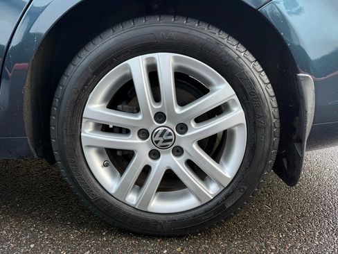 Used 2010 Volkswagen Jetta TDI image 25