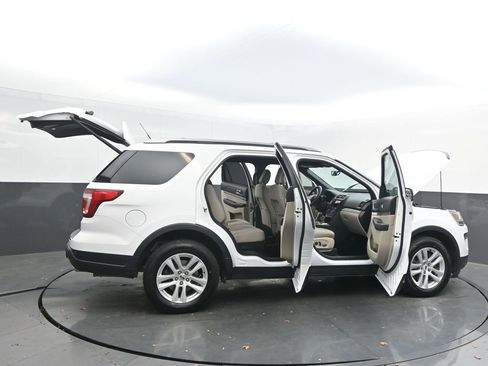 Used 2018 Ford Explorer XLT w/ Equipment Group 201A image 43