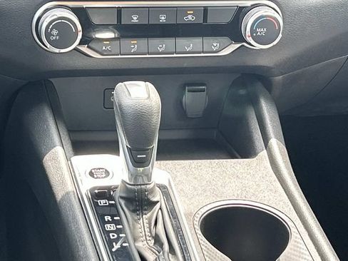 Used 2025 Nissan Altima 2.5 SV FWD image 25