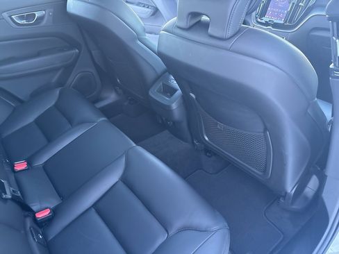 Certified 2025 Volvo XC60 B5 Core image 43
