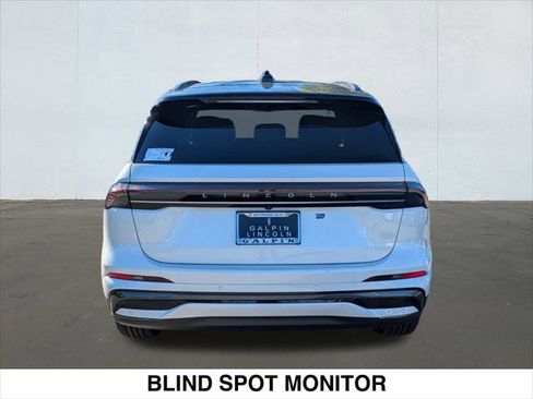 New 2026 Lincoln Nautilus Reserve w/ Jet Appearance Package image 5