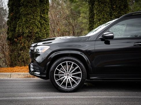 Used 2022 Mercedes-Benz GLS 450 4MATIC w/ AMG Line Exterior image 10