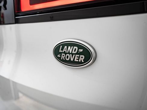 Used 2023 Land Rover Range Rover Sport SE Dynamic image 9
