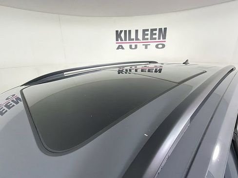 Used 2025 Volkswagen Atlas SE image 14