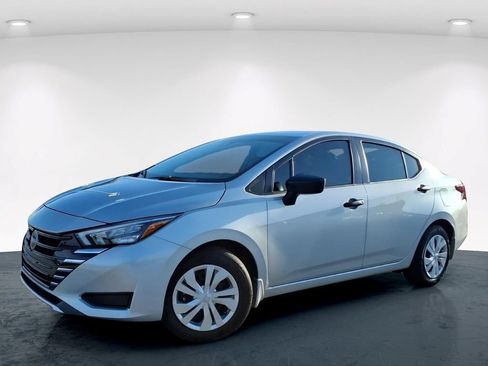 Used 2025 Nissan Versa S w/ Trunk Package FWD image 2
