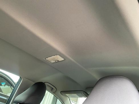 Used 2018 Toyota Camry LE image 19