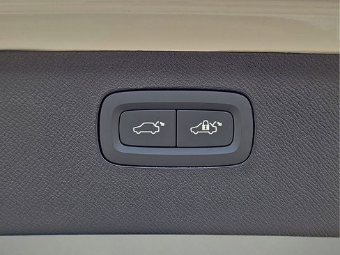 New 2026 Volvo XC90 B6 Ultra image 14