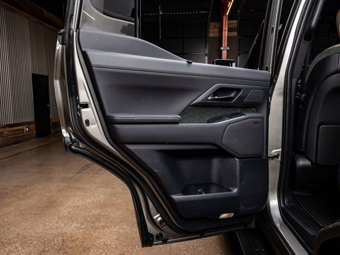 Used 2025 Lexus GX 550 image 38