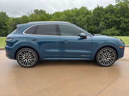 Used 2024 Porsche Cayenne S AWD/4WD image 6