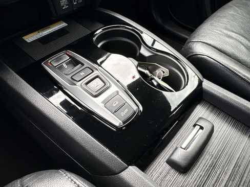 Used 2019 Honda Pilot Elite image 16