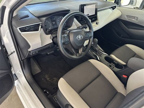 Used 2024 Toyota Corolla LE image 11