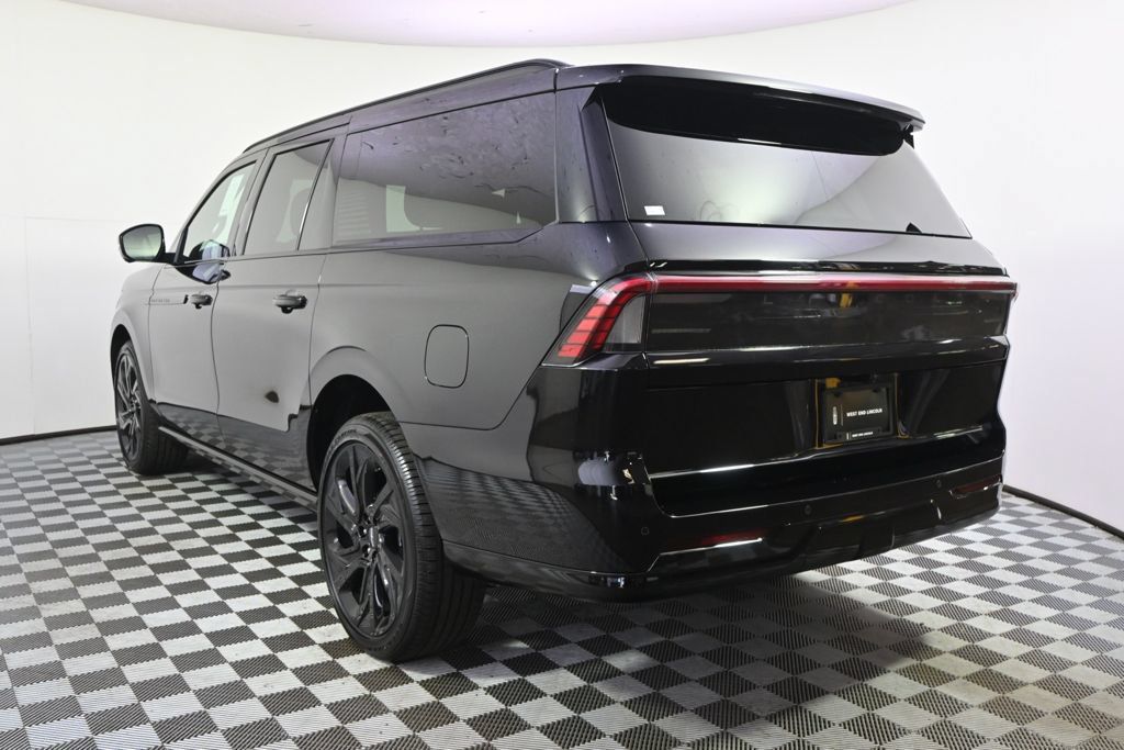 New 2027 Lincoln Navigator L Reserve w/ Jet Appearance Package AWD/4WD image 4