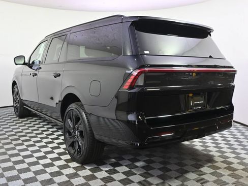 New 2027 Lincoln Navigator L Reserve w/ Jet Appearance Package AWD/4WD image 4
