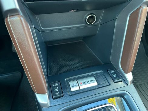 Used 2018 Subaru Forester 2.5i Touring AWD/4WD image 18