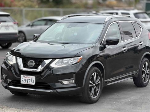 Used 2018 Nissan Rogue SL FWD image 3