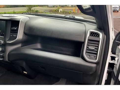 Used 2022 RAM 2500 Big Horn w/ Cold Weather Group image 16