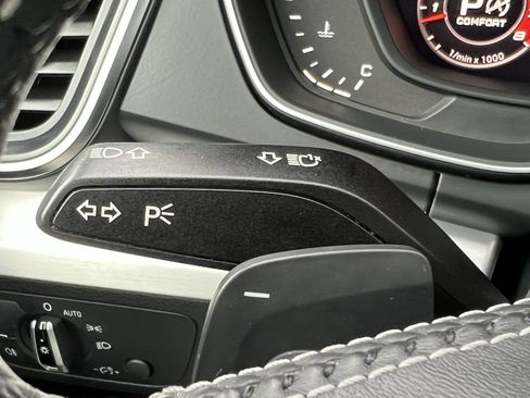 Used 2018 Audi SQ5 Premium Plus w/ Navigation Package image 32