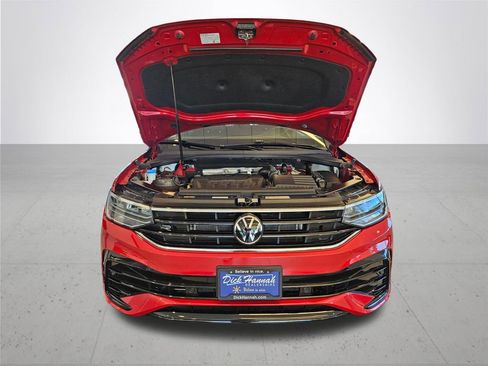 Used 2024 Volkswagen Tiguan SE R-Line AWD/4WD image 4