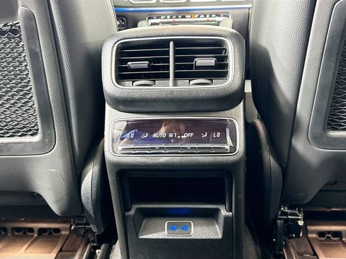 Used 2024 Mercedes-Benz GLS 450 4MATIC image 32