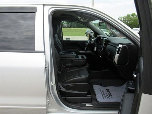 Used 2018 Chevrolet Silverado 1500 LT w/ All Star Edition AWD/4WD image 11