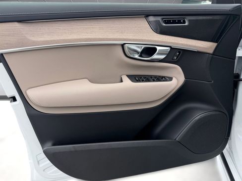 New 2026 Volvo XC90 B6 Ultra w/ Protection Package image 23