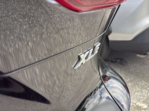 Used 2023 Toyota Venza XLE AWD/4WD image 8