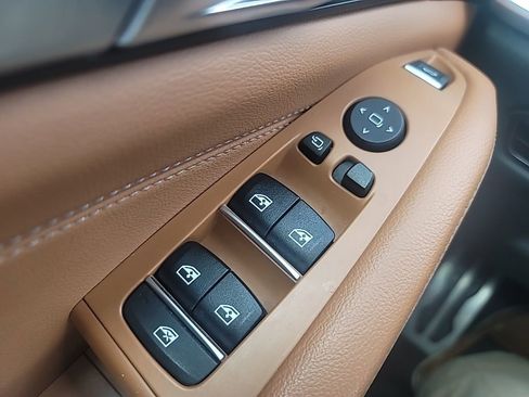 Used 2022 BMW X5 xDrive40i w/ M Sport Package image 14