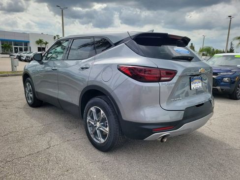 Certified 2025 Chevrolet Blazer LT FWD image 3