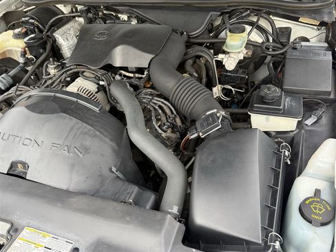 Used 1996 Ford Crown Victoria LX image 38