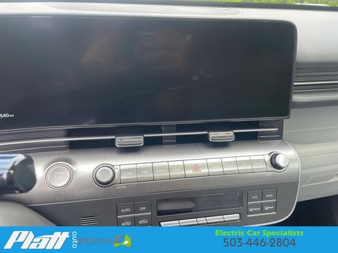 Used 2024 Hyundai Kona Limited FWD image 23