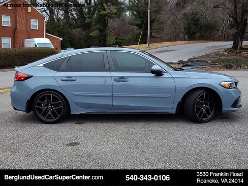 Used 2022 Honda Civic Sport Touring image 3