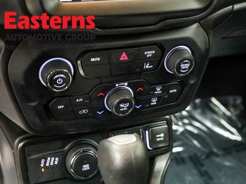 Used 2023 Jeep Renegade Latitude image 20