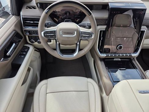 New 2026 GMC Yukon XL Denali w/ Denali Reserve Package AWD/4WD image 10