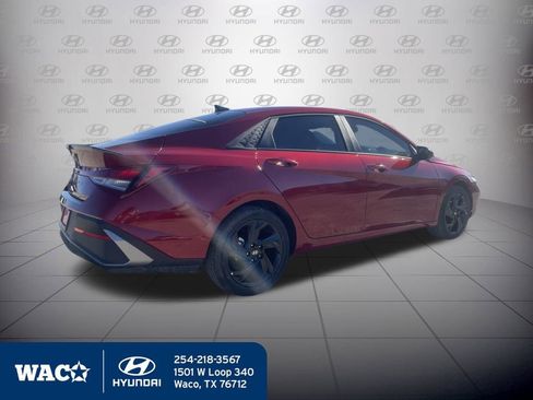 Used 2025 Hyundai Elantra Sport image 9