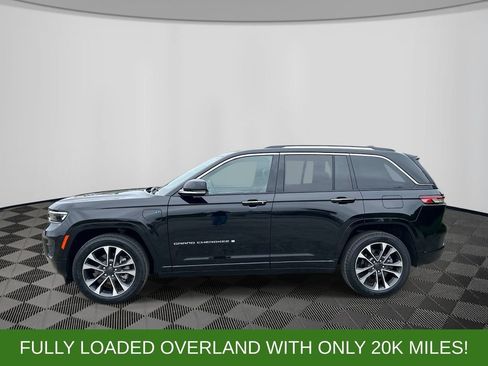 Used 2023 Jeep Grand Cherokee Overland w/ Luxury Tech Group IV AWD/4WD image 2