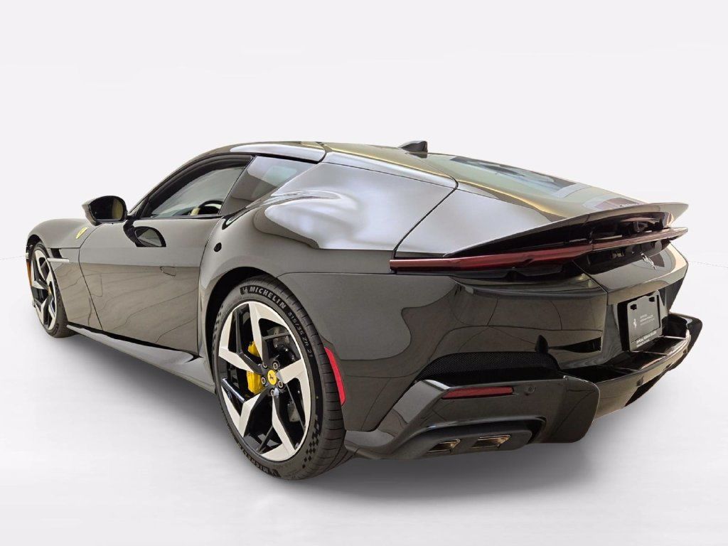 Used 2025 Ferrari 12Cilindri RWD image 9