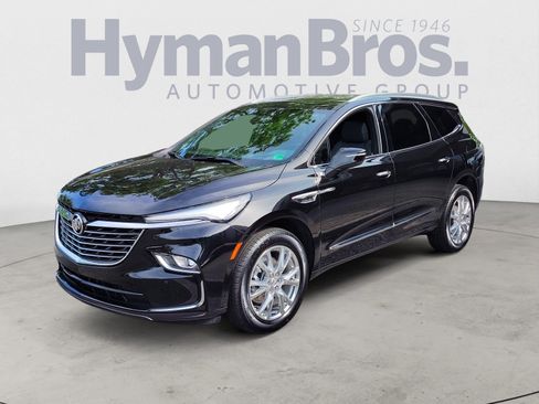 Used 2023 Buick Enclave Premium w/ Experience Buick Package FWD image 7
