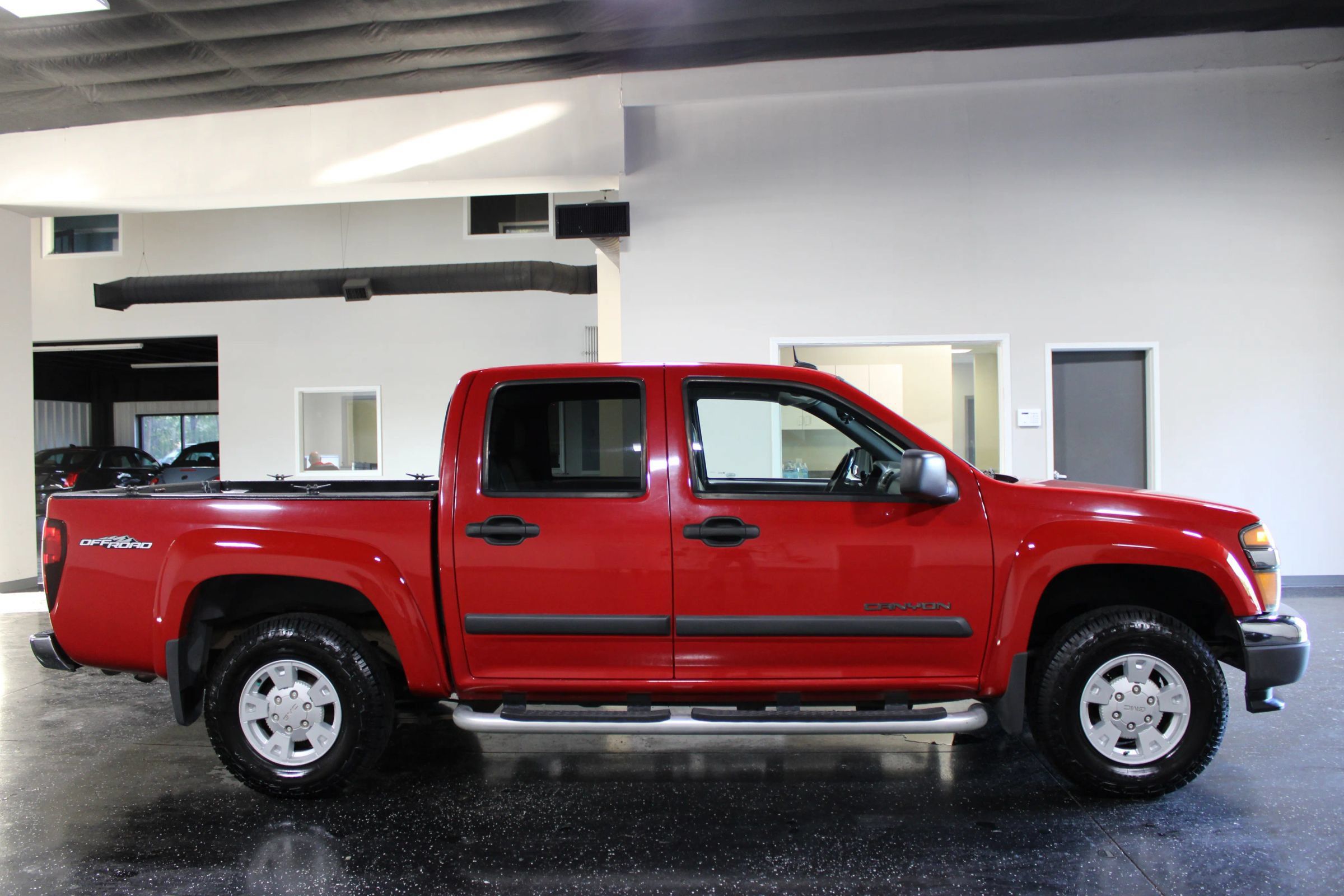 Used 2005 GMC Canyon SLE w/ Safe And Sound Package RWD image 2