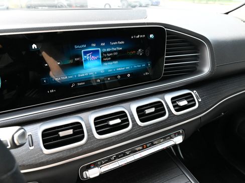 Used 2021 Mercedes-Benz GLS 580 4MATIC image 28