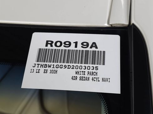 Used 2013 Lexus ES 300h w/ Premium Pkg FWD image 28