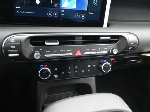 Used 2026 Hyundai Palisade SEL FWD image 19