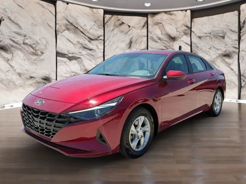 Used 2023 Hyundai Elantra SE FWD image 3