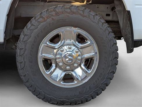 Used 2022 RAM 2500 Tradesman w/ Chrome Appearance Group image 8